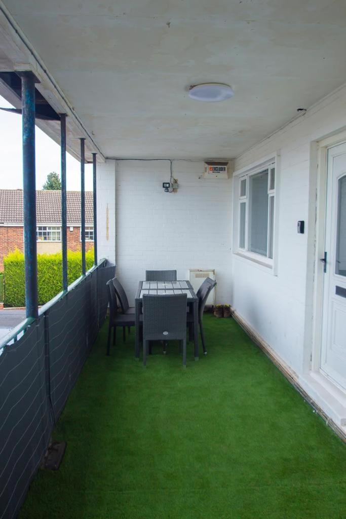 Hilltop Place Suites Near Doncaster Racecourse 객실 사진